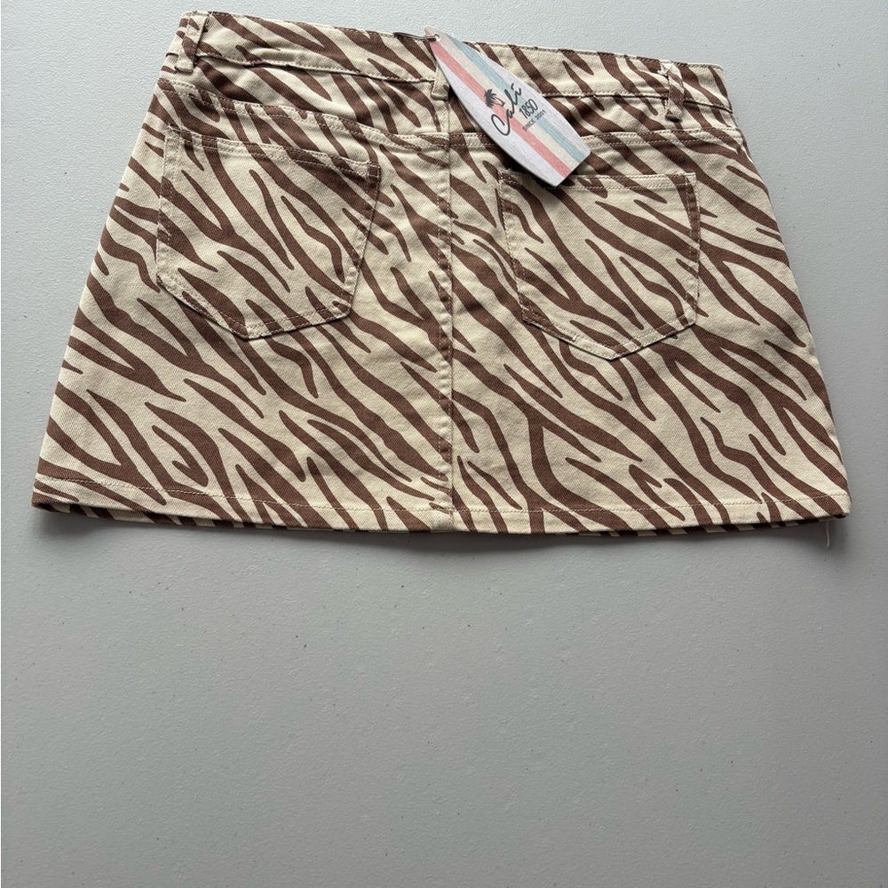 Animal Print Mini Skirt in Beige and Brown - Picture 2 of 4